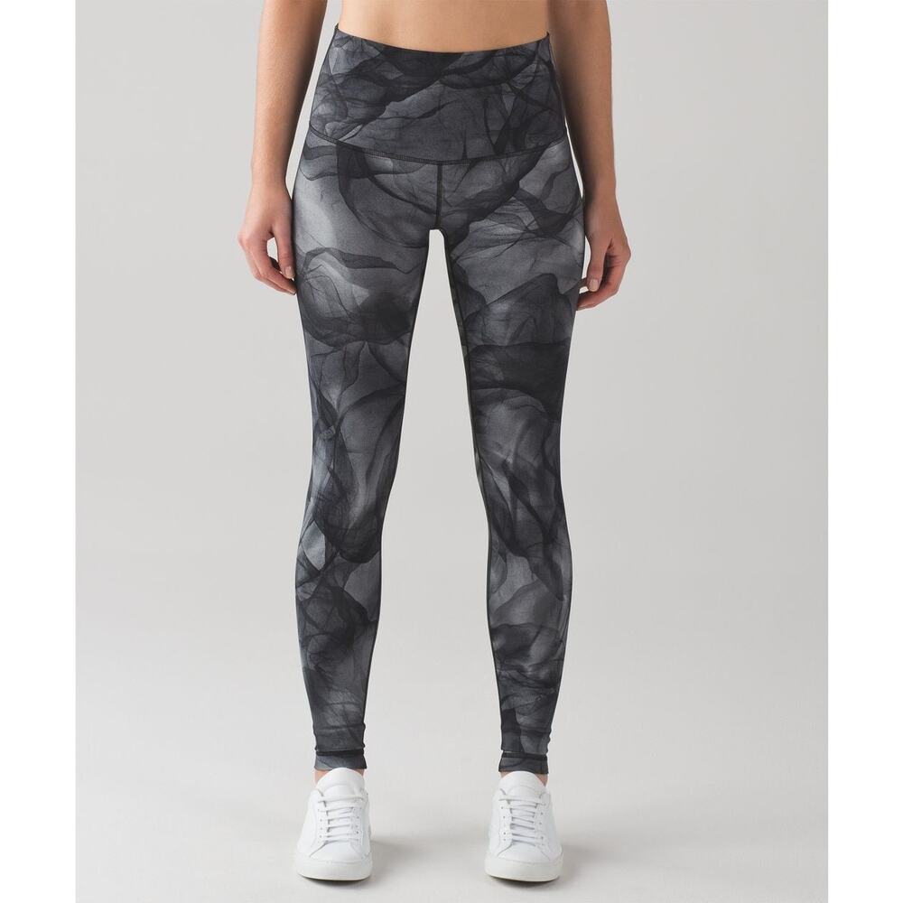 Lululemon Wunder Under Pant Hi-Rise
Midnight Tulle Multi Black Size 4